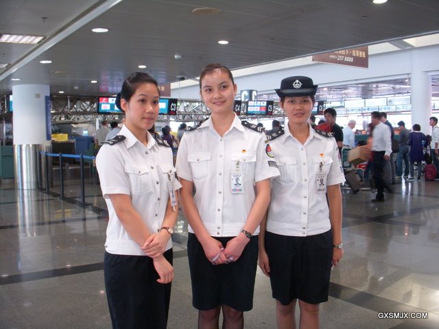 学校领导在厦门国际航空港走访毕业生 - 广西商