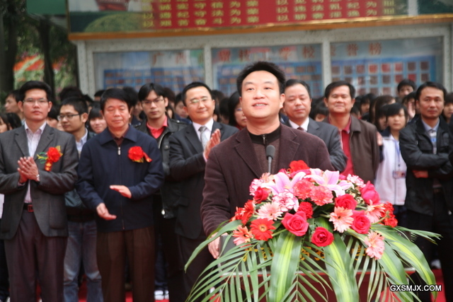 杨承春副主任在校企合作揭牌仪式上讲话