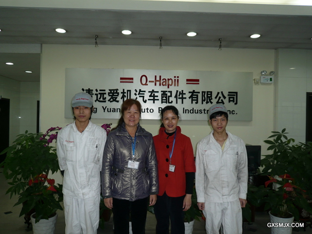 谭老师、王老师看望在爱机公司工作的实习生