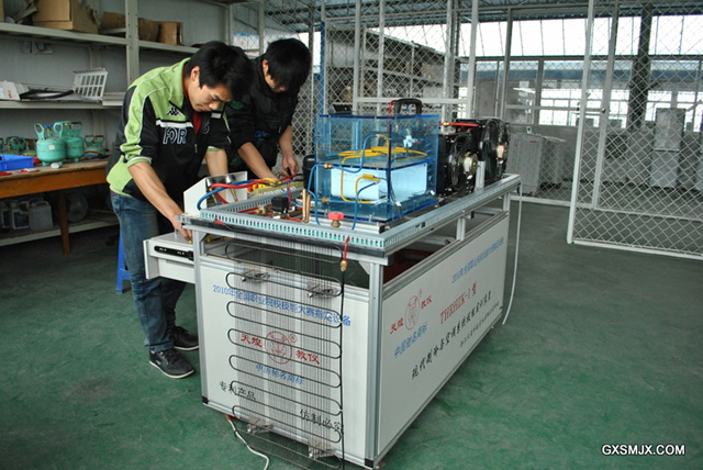 制冷设备模拟实训间