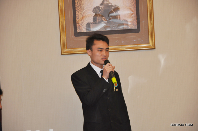 2010级学生代表梁碧发言