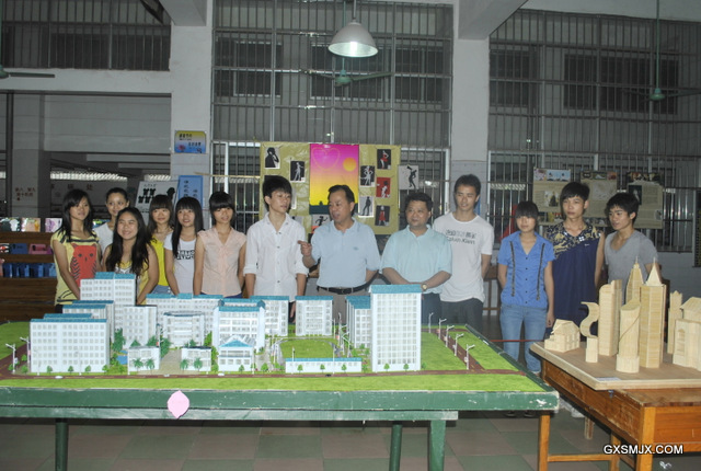 广告101班举办毕业展蜕变