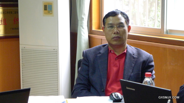 邓坚雄副校长汇报寒假期间有关工作情况，并对新学期工作提出了建议