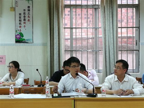G:技能竞赛全区职业技能竞赛8年区技能比赛8年广西职业院校职业技能大赛总结座谈会资料图片陈世辉副科长总结发言.jpg