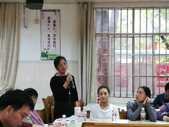 G:技能竞赛全区职业技能竞赛8年区技能比赛8年广西职业院校职业技能大赛总结座谈会资料图片幼儿教育专业教育技能项目李苗老师发言.jpg