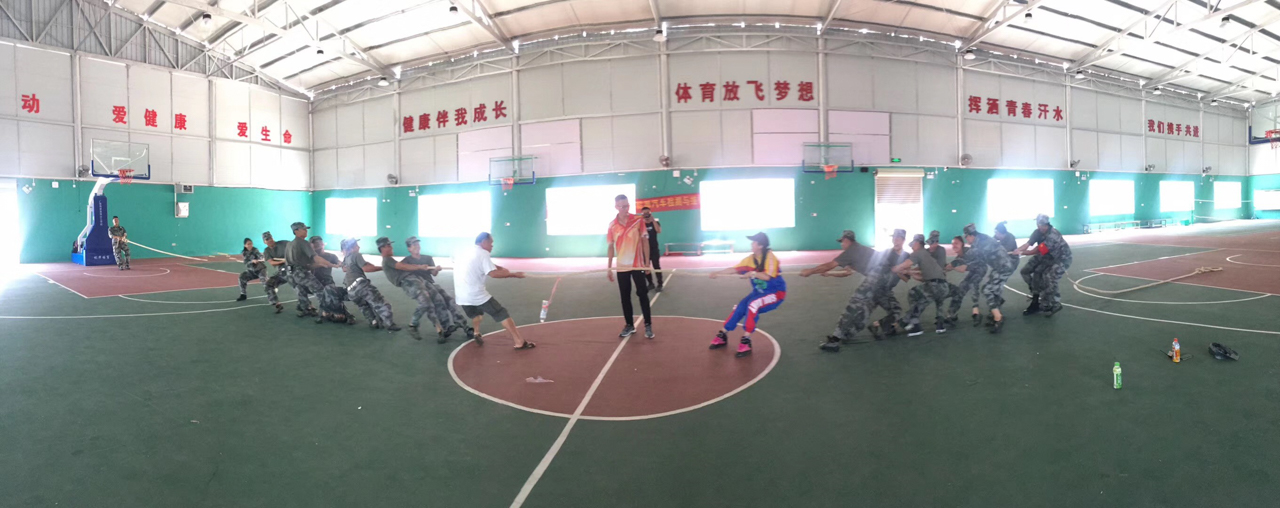 17明阳校区教官举行拔河比赛.jpg