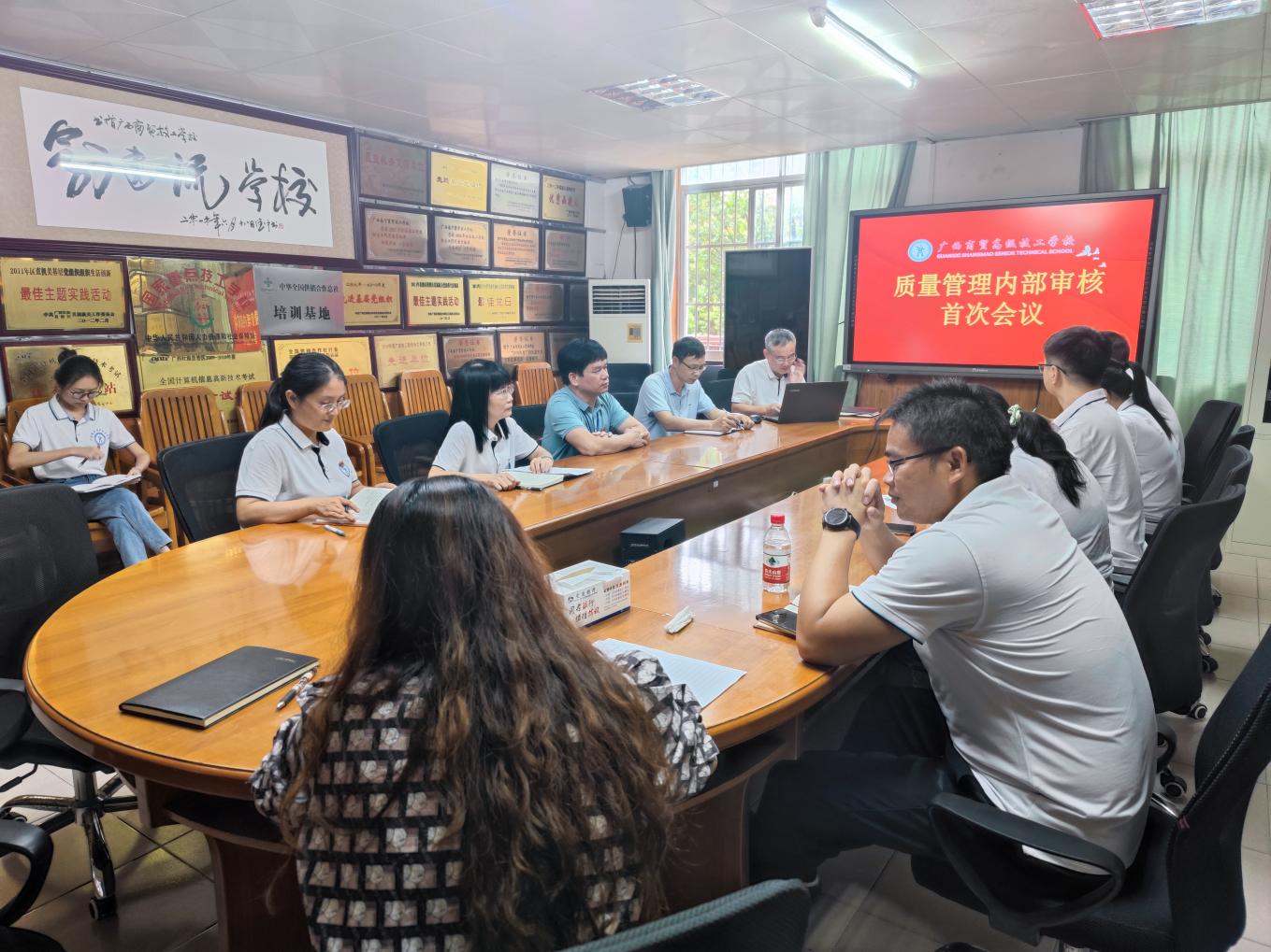 8b3728975fec5422bcd05a5f97b5e74