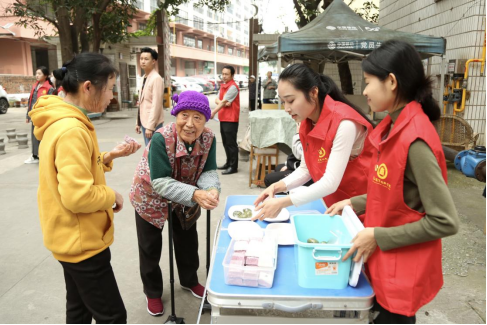 传承雷锋精神，共筑和谐社区｜我院开展党员进社区学雷锋志愿服务活动613.png