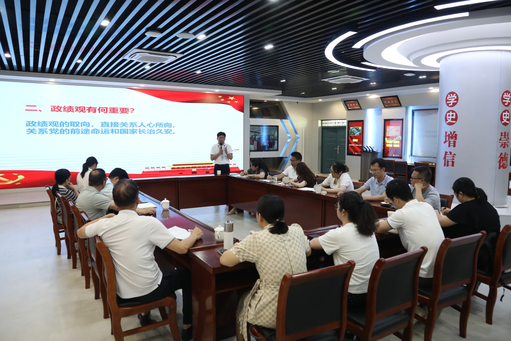 图片2.jpg 图片2.jpg